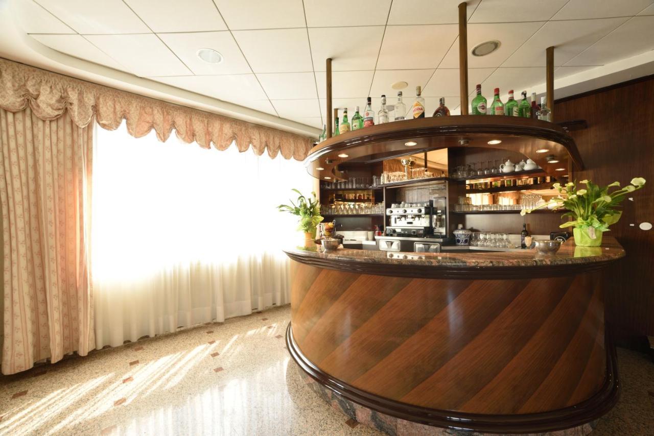 Hotel Bergamo Mare Mhotelsgroup 산토바르톨로메오알마레 외부 사진