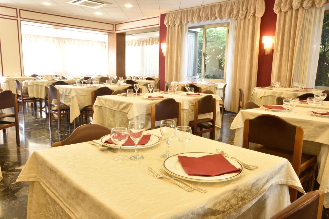 Hotel Bergamo Mare Mhotelsgroup 산토바르톨로메오알마레 외부 사진