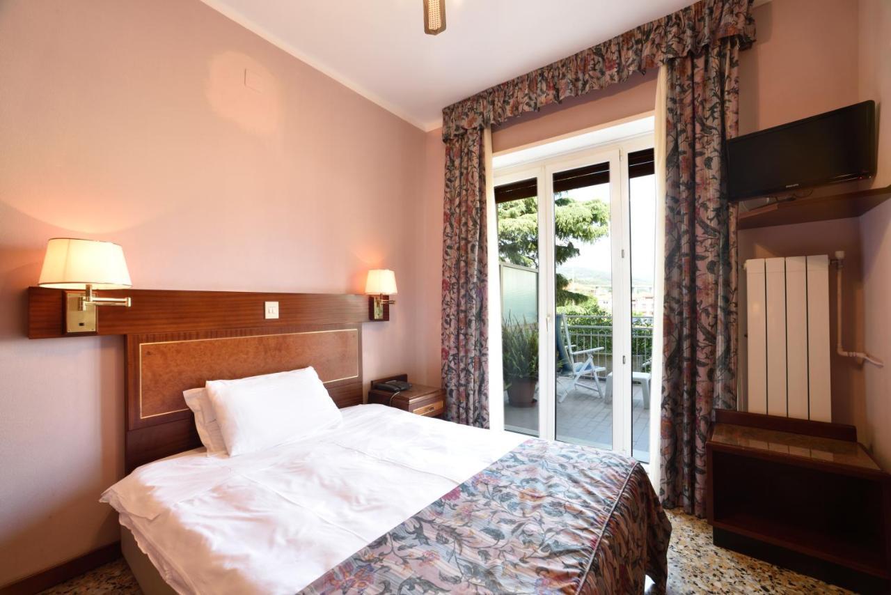 Hotel Bergamo Mare Mhotelsgroup 산토바르톨로메오알마레 외부 사진