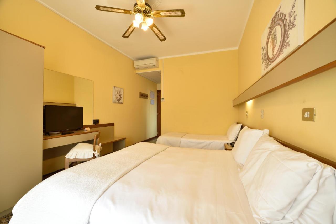 Hotel Bergamo Mare Mhotelsgroup 산토바르톨로메오알마레 외부 사진