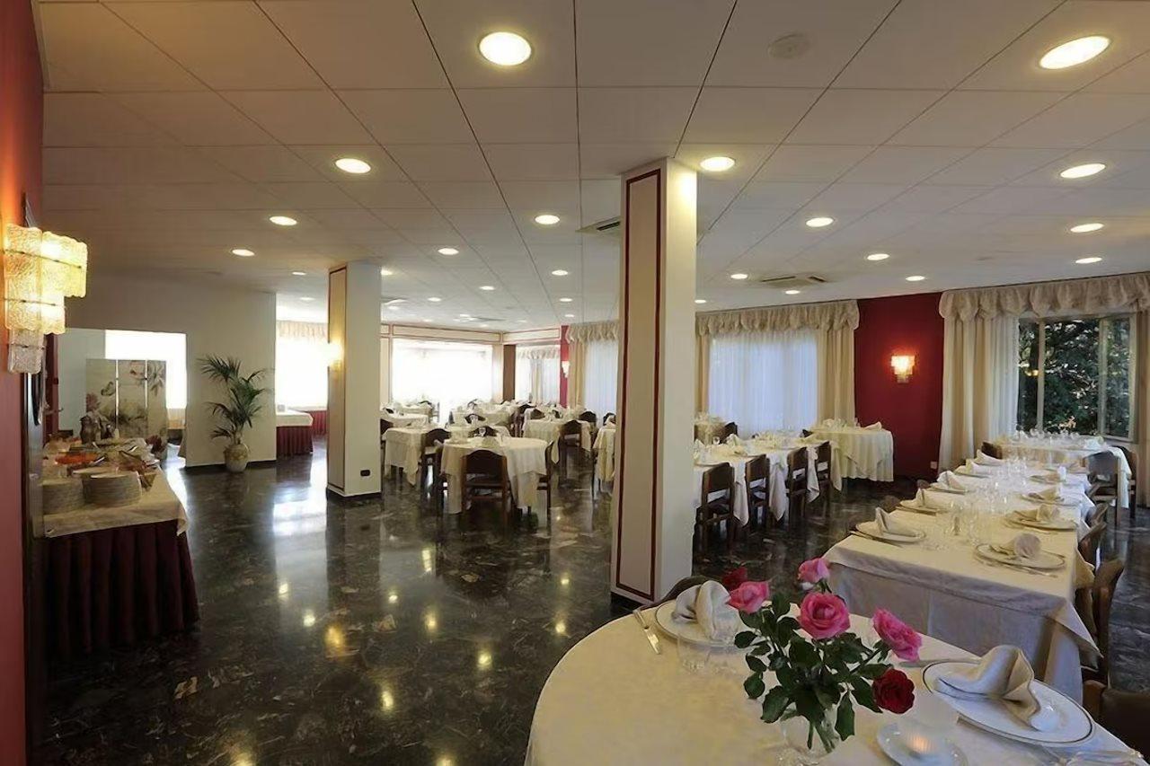 Hotel Bergamo Mare Mhotelsgroup 산토바르톨로메오알마레 외부 사진