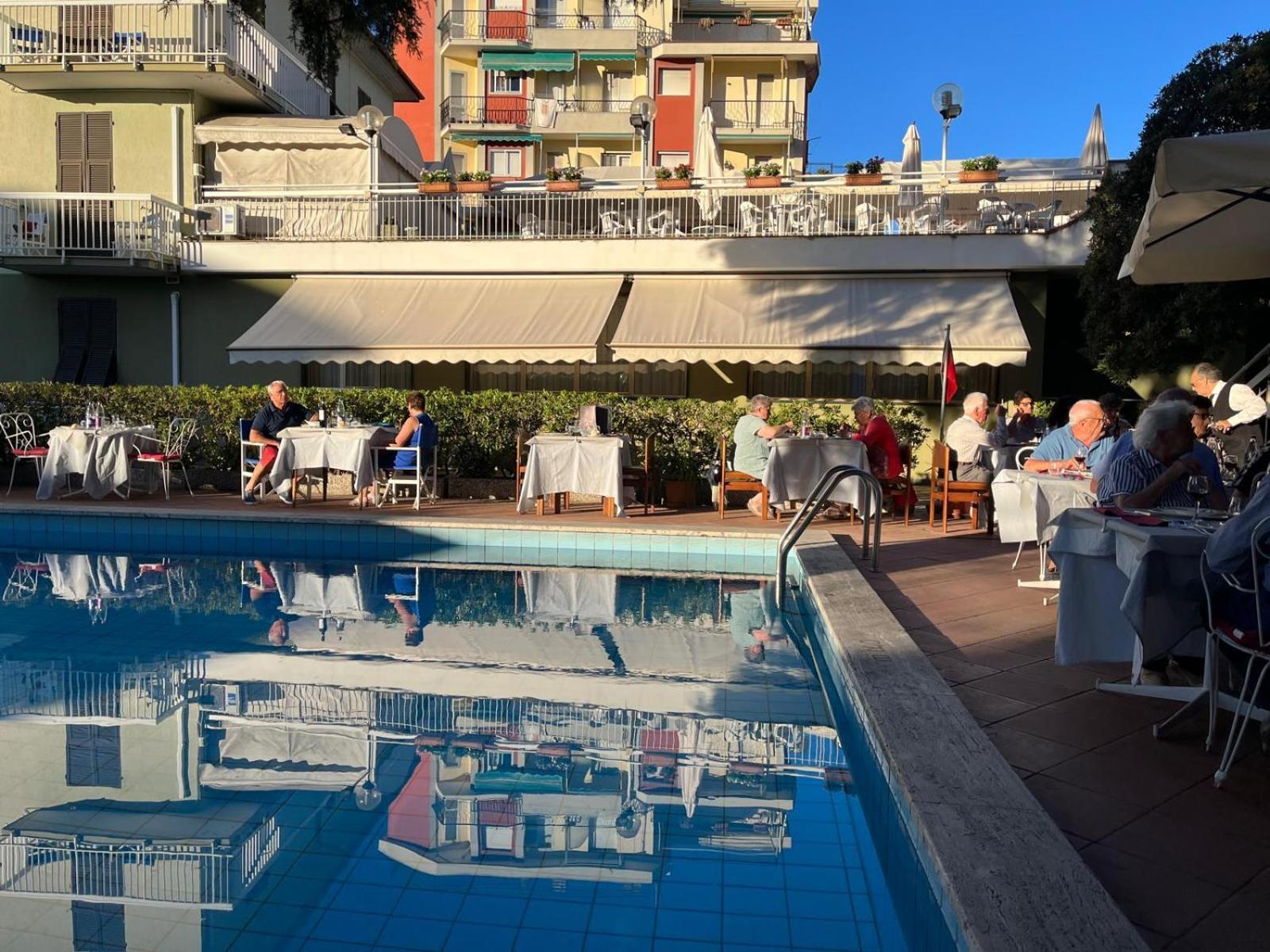 Hotel Bergamo Mare Mhotelsgroup 산토바르톨로메오알마레 외부 사진