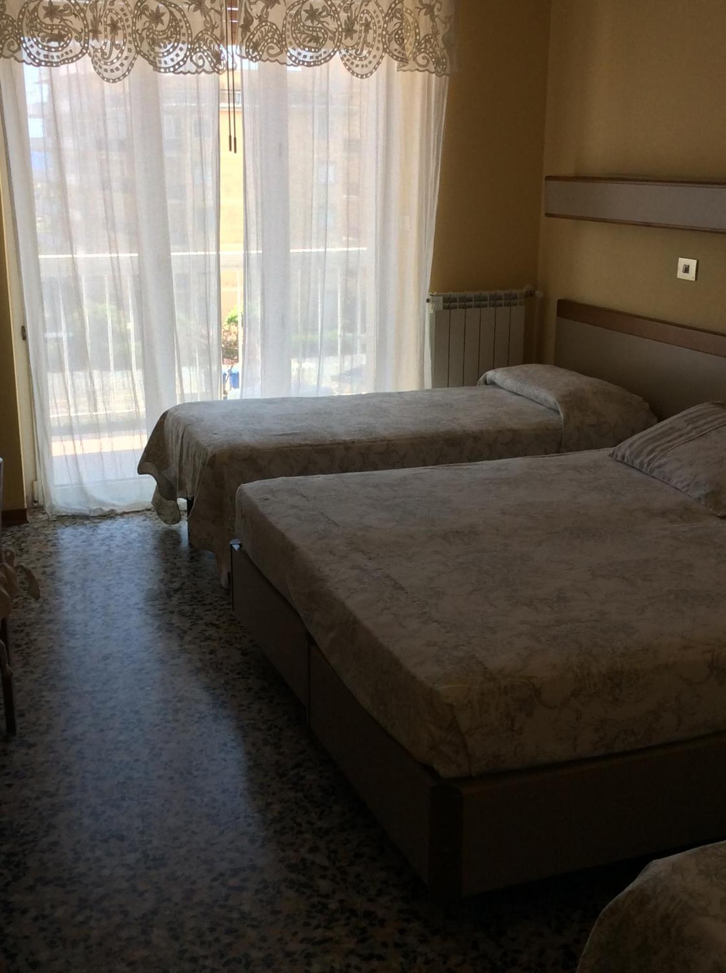 Hotel Bergamo Mare Mhotelsgroup 산토바르톨로메오알마레 외부 사진