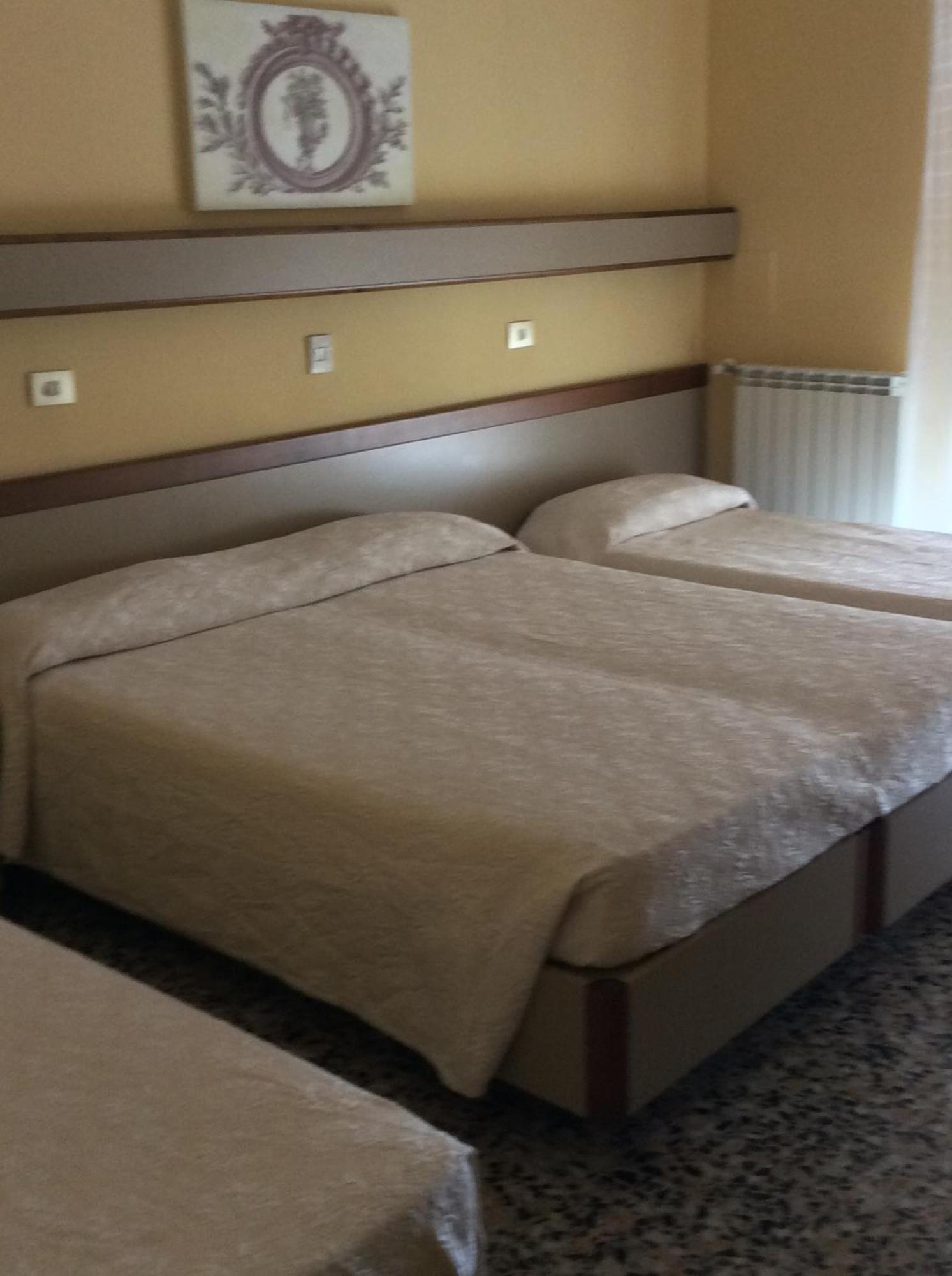 Hotel Bergamo Mare Mhotelsgroup 산토바르톨로메오알마레 외부 사진